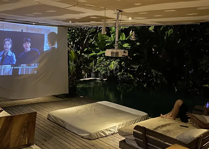 Hostel The Hide At (adults Only)
