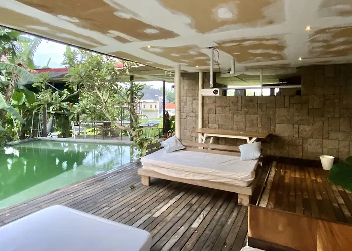 The Hide At (adults Only) Hostel *