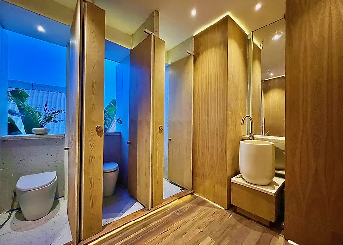 The Hide At (adults Only) Hostel